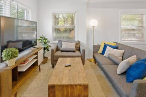 Hot Tub Home By The Bay - 4BD 2BA
